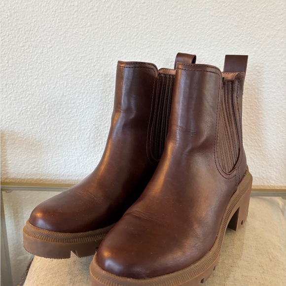 Target Brown Ankle Boots with Elastic Panels - Picture 2 of 3